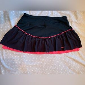 Black/pink Nike tennis skirt, size small